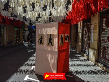 Фотоотчёт: Пласета де Сант Микель (Placeta de Sant Miquel) Театр теней. Компания La Placeta (“Teatret d’ombres. Companyia La Placeta) - Феста Майор де Грасиа 2023 (Festa Major de Gràcia 2023)