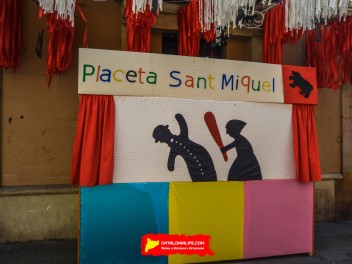 Фотоотчёт: Пласета де Сант Микель (Placeta de Sant Miquel) Театр теней. Компания La Placeta (“Teatret d’ombres. Companyia La Placeta) - Феста Майор де Грасиа 2023 (Festa Major de Gràcia 2023)