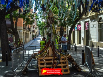 Фотоотчёт: Пласета де Сант Микель (Placeta de Sant Miquel) Театр теней. Компания La Placeta (“Teatret d’ombres. Companyia La Placeta) - Феста Майор де Грасиа 2023 (Festa Major de Gràcia 2023)