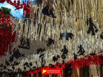 Фотоотчёт: Пласета де Сант Микель (Placeta de Sant Miquel) Театр теней. Компания La Placeta (“Teatret d’ombres. Companyia La Placeta) - Феста Майор де Грасиа 2023 (Festa Major de Gràcia 2023)