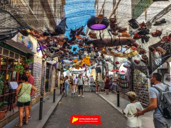 Фотоотчёт: Улица Ла Перла (carrer La Perla) Канализация (Perlagueram) - Феста Майор де Грасиа 2023 (Festa Major de Gràcia 2023)