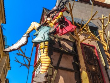 Фотоотчёт: Улица Верди (carrer Verdi) Флейтист из Гамельна (El flautista d'Hamelín) - Феста Майор де Грасиа 2023 (Festa Major de Gràcia 2023)