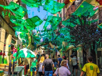 Фотоотчёт: Улица Верди (carrer Verdi) Флейтист из Гамельна (El flautista d'Hamelín) - Феста Майор де Грасиа 2023 (Festa Major de Gràcia 2023)