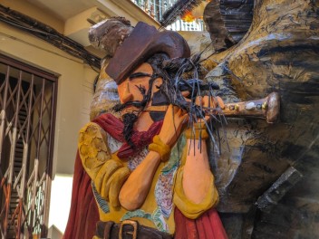 Фотоотчёт: Улица Верди (carrer Verdi) Флейтист из Гамельна (El flautista d'Hamelín) - Феста Майор де Грасиа 2023 (Festa Major de Gràcia 2023)