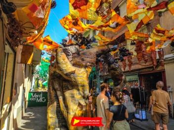 Фотоотчёт: Улица Верди (carrer Verdi) Флейтист из Гамельна (El flautista d'Hamelín) - Феста Майор де Грасиа 2023 (Festa Major de Gràcia 2023)