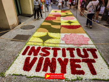 Ковры из цветов в Ситжесе, 2024 / Catifes de flors de Sitges, 2024 / Alfombras de Flores Naturales, Sitges, 2024