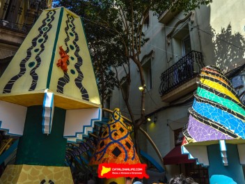 Фотоотчёт: Улица Фратернитат де Байш (carrer Fraternitat de Baix) Рождество (Nadal) - Феста Майор де Грасиа 2023 (Festa Major de Gràcia 2023)