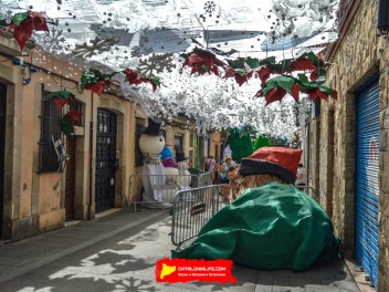 Фотоотчёт: Улица Фратернитат де Байш (carrer Fraternitat de Baix) Рождество (Nadal) - Феста Майор де Грасиа 2023 (Festa Major de Gràcia 2023)