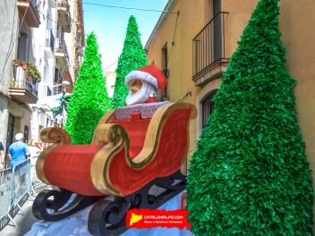 Фотоотчёт: Улица Фратернитат де Байш (carrer Fraternitat de Baix) Рождество (Nadal) - Феста Майор де Грасиа 2023 (Festa Major de Gràcia 2023)