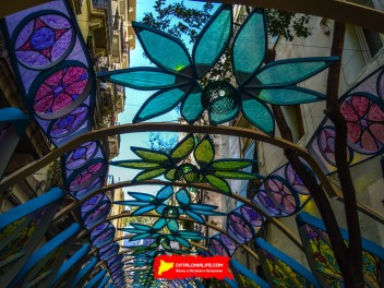 Фотоотчёт: Улица Тордера (carrer Tordera) Модернизм Каталонии (Tordernisme) - Феста Майор де Грасиа 2023 (Festa Major de Gràcia 2023)