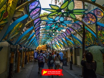 Фотоотчёт: Улица Тордера (carrer Tordera) Модернизм Каталонии (Tordernisme) - Феста Майор де Грасиа 2023 (Festa Major de Gràcia 2023)