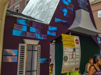 Фотоотчёт: Улица Ллуис Вивес (carrer Lluís Vives) Миньоны (Minions) - Феста Майор де Грасиа 2023 (Festa Major de Gràcia 2023)