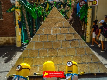 Фотоотчёт: Улица Ллуис Вивес (carrer Lluís Vives) Миньоны (Minions) - Феста Майор де Грасиа 2023 (Festa Major de Gràcia 2023)