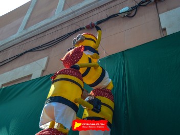 Фотоотчёт: Улица Ллуис Вивес (carrer Lluís Vives) Миньоны (Minions) - Феста Майор де Грасиа 2023 (Festa Major de Gràcia 2023)