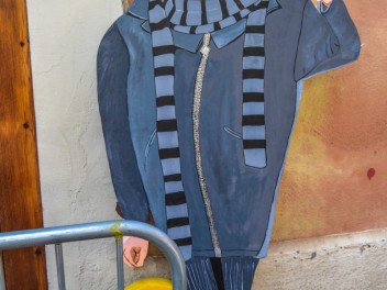 Фотоотчёт: Улица Ллуис Вивес (carrer Lluís Vives) Миньоны (Minions) - Феста Майор де Грасиа 2023 (Festa Major de Gràcia 2023)