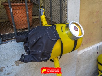 Фотоотчёт: Улица Ллуис Вивес (carrer Lluís Vives) Миньоны (Minions) - Феста Майор де Грасиа 2023 (Festa Major de Gràcia 2023)