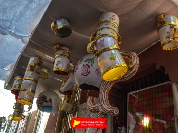 Фотоотчёт: Улица Моцарт (carrer Mozart) Моцартланд (Mozartland) - Феста Майор де Грасиа 2023 (Festa Major de Gràcia 2023)