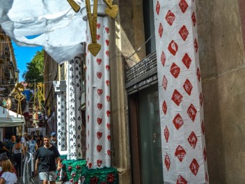 Фотоотчёт: Улица Моцарт (carrer Mozart) Моцартланд (Mozartland) - Феста Майор де Грасиа 2023 (Festa Major de Gràcia 2023)