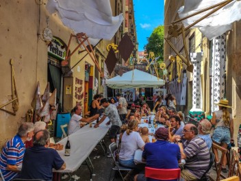 Фотоотчёт: Улица Моцарт (carrer Mozart) Моцартланд (Mozartland) - Феста Майор де Грасиа 2023 (Festa Major de Gràcia 2023)