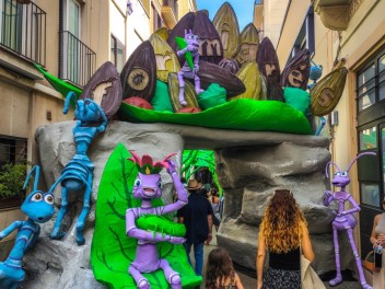 Фотоотчёт: Улица Прогрес (carrer Progrés) Муравьи (Formigres) - Феста Майор де Грасиа 2023 (Festa Major de Gràcia 2023)