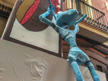 Фотоотчёт: Улица Прогрес (carrer Progrés) Муравьи (Formigres) - Феста Майор де Грасиа 2023 (Festa Major de Gràcia 2023)