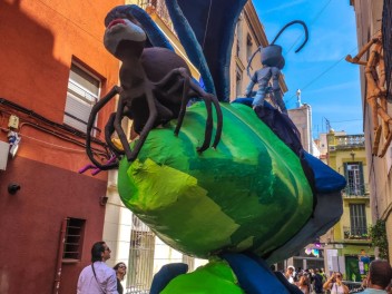 Фотоотчёт: Улица Прогрес (carrer Progrés) Муравьи (Formigres) - Феста Майор де Грасиа 2023 (Festa Major de Gràcia 2023)