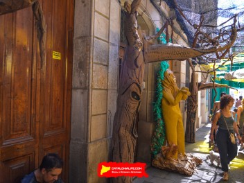 Фотоотчёт: Улица Фратернитат де Дальт (carrer Fraternitat de Dalt) Фратерния Оз (Fratern d’OZ) - Феста Майор де Грасиа 2023 (Festa Major de Gràcia 2023)