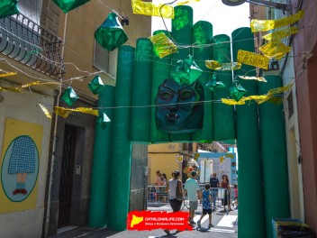 Фотоотчёт: Улица Фратернитат де Дальт (carrer Fraternitat de Dalt) Фратерния Оз (Fratern d’OZ) - Феста Майор де Грасиа 2023 (Festa Major de Gràcia 2023)