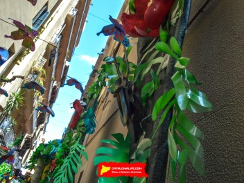 Фотоотчёт: Улица Хесус (carrer Jesús) Спасите джунгли (Selva’m) - Феста Майор де Грасиа 2023 (Festa Major de Gràcia 2023)