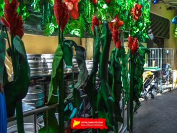 Фотоотчёт: Улица Хесус (carrer Jesús) Спасите джунгли (Selva’m) - Феста Майор де Грасиа 2023 (Festa Major de Gràcia 2023)