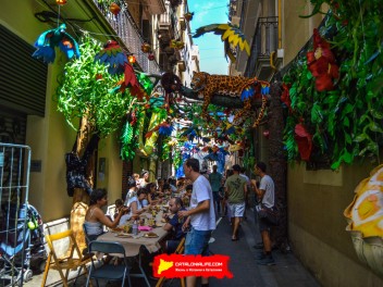 Фотоотчёт: Улица Хесус (carrer Jesús) Спасите джунгли (Selva’m) - Феста Майор де Грасиа 2023 (Festa Major de Gràcia 2023)