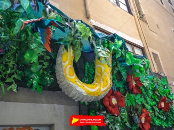 Фотоотчёт: Улица Хесус (carrer Jesús) Спасите джунгли (Selva’m) - Феста Майор де Грасиа 2023 (Festa Major de Gràcia 2023)