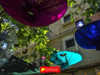 Фотоотчёт: Улица Хоан Бланкес де Байш де Тот (carrer Joan Blanques de Baix de Tot) Грибные головные уборы (Tocats del bolet) - Феста Майор де Грасиа 2023 (Festa Major de Gràcia 2023)