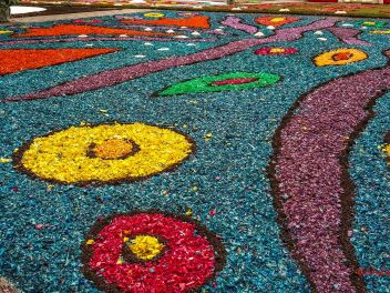 Фотоотчет: Ковры из цветов в Бланесе (Catifes de Flors de Corpus a Blanes / Las alfombras de flores del Corpus en Blanes), 2021