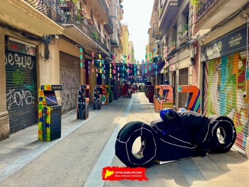 Улица Берга (Carrer de Berga) — «Бергатрон» (Bergatron) — Феста Майор де Грасиа 2025 (Festa Major de Gràcia 2025)