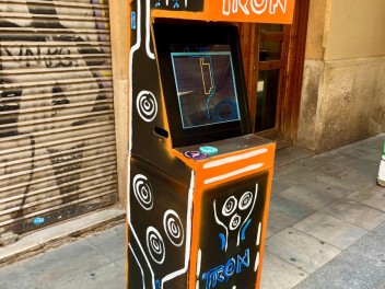 Улица Берга (Carrer de Berga) — «Бергатрон» (Bergatron) — Феста Майор де Грасиа 2025 (Festa Major de Gràcia 2025)
