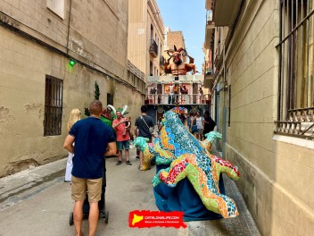 Улица Прогрес (Carrer del Progrés) — «ПрогреФок» (Progrefoc) — Феста Майор де Грасиа 2025 (Festa Major de Gràcia 2025)