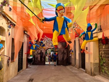 Улица Прогрес (Carrer del Progrés) — «ПрогреФок» (Progrefoc) — Феста Майор де Грасиа 2025 (Festa Major de Gràcia 2025)