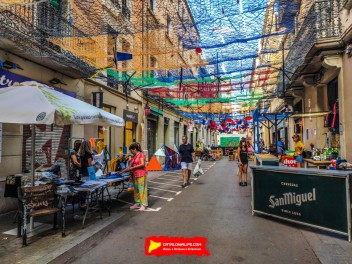 Пласета де Сант Микель (Placeta de Sant Miquel i Rodalies): «МироГрасия» — дань уважения Жоану Миро. (‘MiróGràcia’. Un homenatge a Joan Miró.) - Феста Майор де Грасиа 2024 (Festa Major de Gràcia 2024)