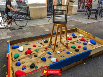 Пласета де Сант Микель (Placeta de Sant Miquel i Rodalies): «МироГрасия» — дань уважения Жоану Миро. (‘MiróGràcia’. Un homenatge a Joan Miró.) - Феста Майор де Грасиа 2024 (Festa Major de Gràcia 2024)