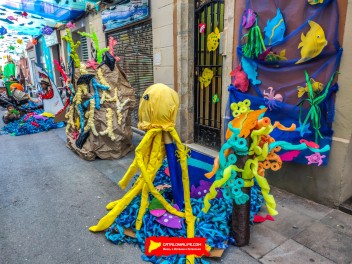 Улица Берга (Carrer de Berga): «Подводный мир» — прогулка по морскому дну (‘El fons del mar’. Un passeig pel fons marí) - Феста Майор де Грасиа 2024 (Festa Major de Gràcia 2024)