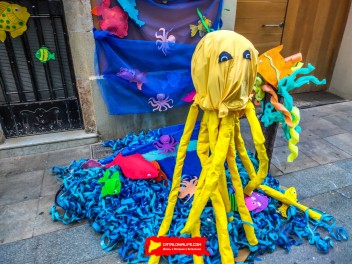 Улица Берга (Carrer de Berga): «Подводный мир» — прогулка по морскому дну (‘El fons del mar’. Un passeig pel fons marí) - Феста Майор де Грасиа 2024 (Festa Major de Gràcia 2024)
