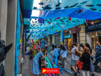 Улица Берга (Carrer de Berga): «Подводный мир» — прогулка по морскому дну (‘El fons del mar’. Un passeig pel fons marí) - Феста Майор де Грасиа 2024 (Festa Major de Gràcia 2024)