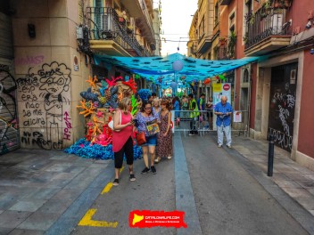 Улица Берга (Carrer de Berga): «Подводный мир» — прогулка по морскому дну (‘El fons del mar’. Un passeig pel fons marí) - Феста Майор де Грасиа 2024 (Festa Major de Gràcia 2024)