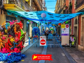 Улица Берга (Carrer de Berga): «Подводный мир» — прогулка по морскому дну (‘El fons del mar’. Un passeig pel fons marí) - Феста Майор де Грасиа 2024 (Festa Major de Gràcia 2024)