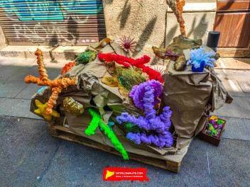Улица Берга (Carrer de Berga): «Подводный мир» — прогулка по морскому дну (‘El fons del mar’. Un passeig pel fons marí) - Феста Майор де Грасиа 2024 (Festa Major de Gràcia 2024)