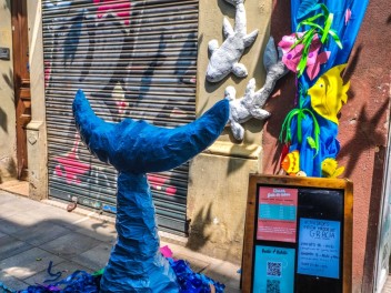 Улица Берга (Carrer de Berga): «Подводный мир» — прогулка по морскому дну (‘El fons del mar’. Un passeig pel fons marí) - Феста Майор де Грасиа 2024 (Festa Major de Gràcia 2024)