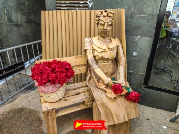 Улица Верди (Carrer de Verdi): «Крытая площадь» — дань уважения временным крытым площадкам, возводившимся в Грасии для праздников с XIX века до 70-х годов. (Un homenatge als envelats que s’aixecaven a Gràcia durant la festa major, des del segle XIX fins als anys 70.) - Феста Майор де Грасиа 2024 (Festa Major de Gràcia 2024)