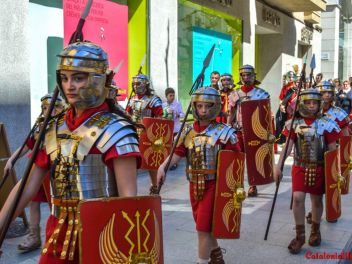 Шествие римских легионеров-юниоров (Манайес) в Бланесе / Manaies Juniores de Blanes