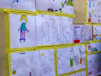 Улица Прогрес (Carrer del Progrés): «Прогресс в игре» — дань уважения видеоиграм 80-х годов и современным. (‘Progrés en joc’. Un homenatge als videojocs dels anys 80 i als actuals.) - Феста Майор де Грасиа 2024 (Festa Major de Gràcia 2024)